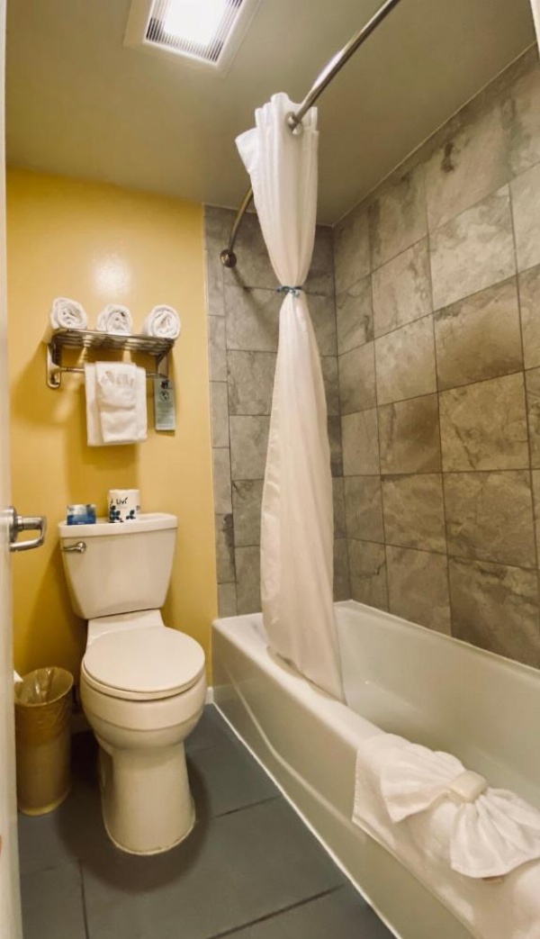 Monterey Bay Lodge image 20