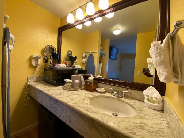 Monterey Bay Lodge image 21