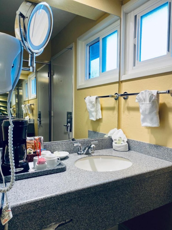 Monterey Bay Lodge image 27